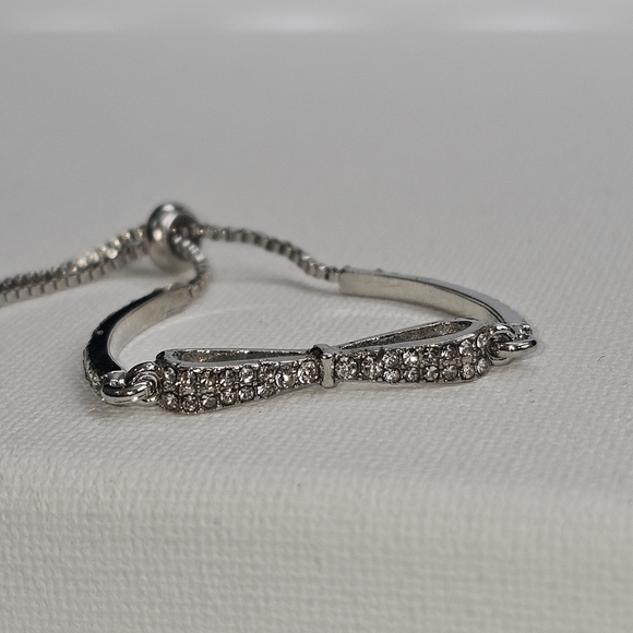 Dainty Bow Rhinestone Adjustable Silver Fadhion Bracelet - Picture 2 of 7